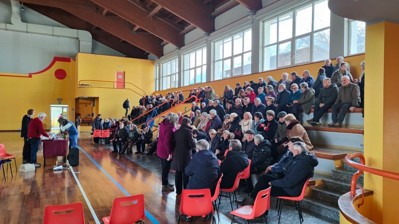 Anziani dell’Alta Valtellina si riuniscono per la celebrazione natalizia