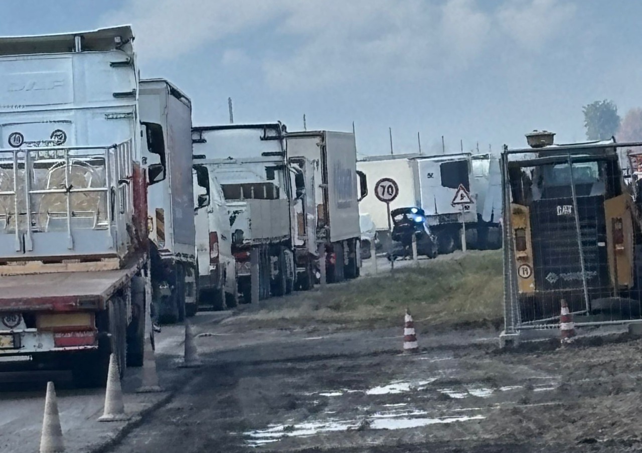 Incidente con mezzi pesanti provoca ingorghi sulla Statale 38