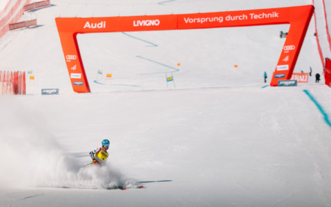 Marco Schwarz conquista Livigno: storica vittoria nella prima tappa di Coppa del Mondo