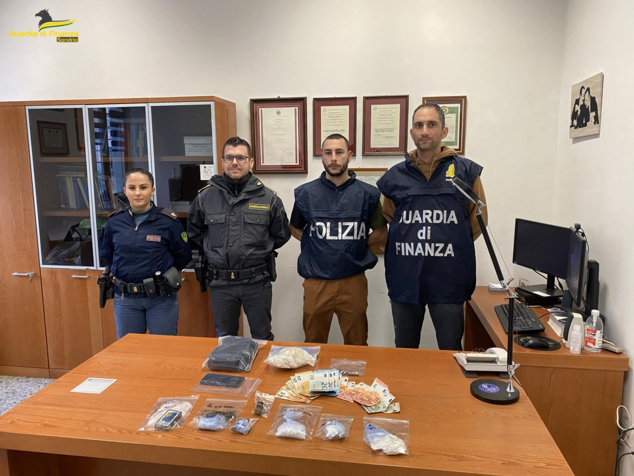 Operazione antidroga nei boschi di Grosio: due arresti e sostanze sequestrate