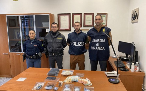Operazione antidroga nei boschi di Grosio: due arresti e sostanze sequestrate