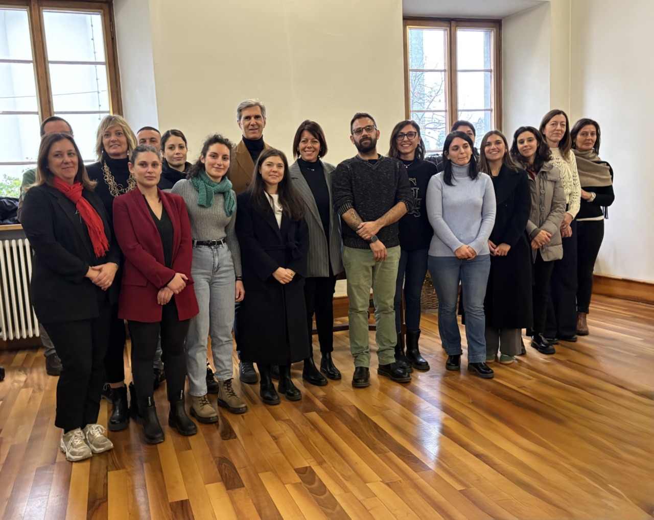 Sondrio si distingue per qualità amministrativa, onorati i pensionati e accolti i nuovi assunti