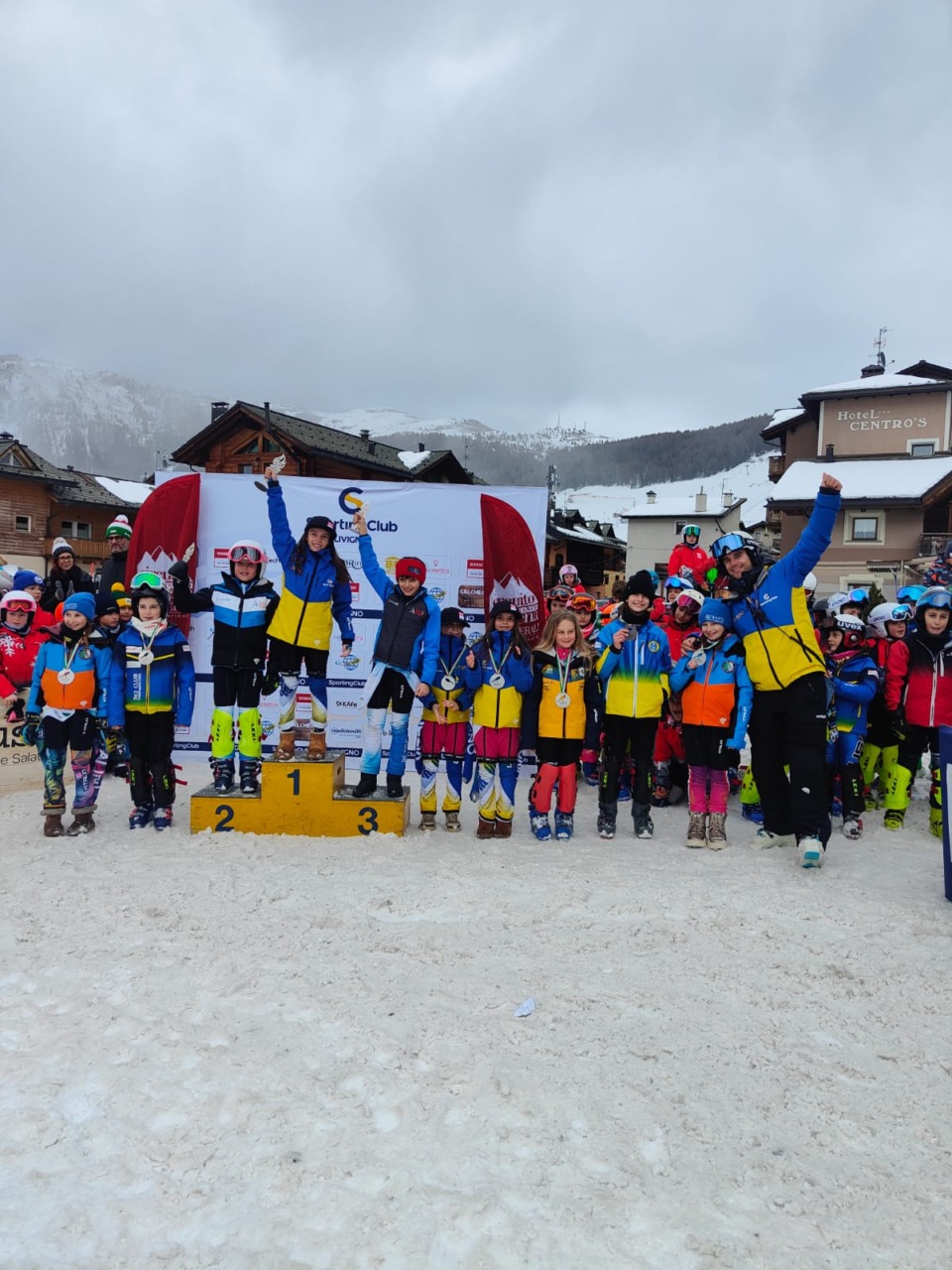 Circuito Schena Generali: 300 giovani sciatori in azione a Livigno per lo slalom speciale