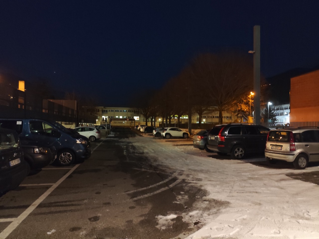 Criticità nell’illuminazione pubblica al Policampus di Sondrio: interrogazione del Partito Democratico