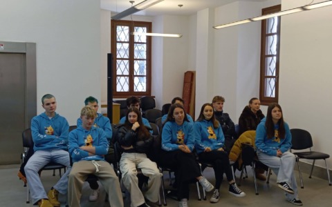 Il Comune di Villa di Tirano consegna la Costituzione ai neo diciottenni