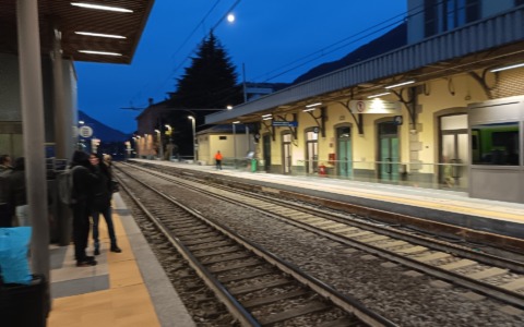 Problemi alla stazione di Sondrio: treni cancellati tra Tirano e Colico