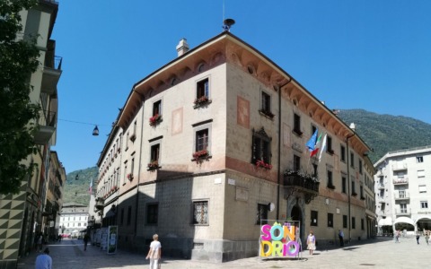 Sondrio, accesso libero ai servizi tributi e attività produttive dal 2 febbraio