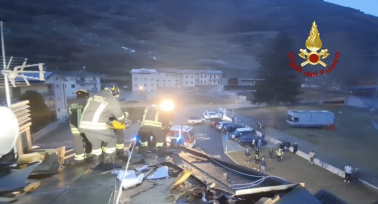 Incendio alla Casa del Rugby: Vigili del Fuoco in azione per domare le fiamme