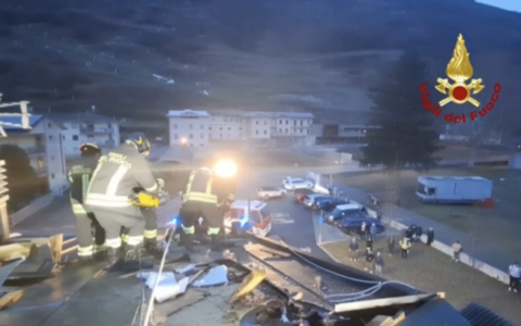 Incendio alla Casa del Rugby: Vigili del Fuoco in azione per domare le fiamme