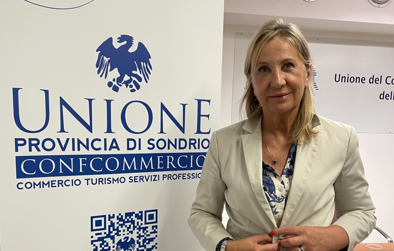 Milano Cortina 2026: le vetrine della Valtellina si vestono a festa