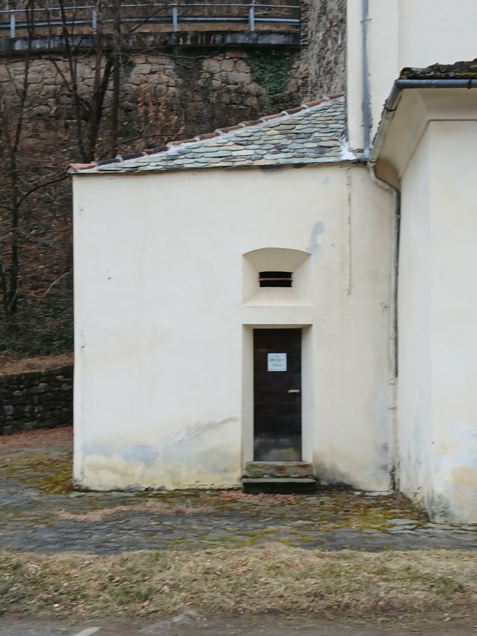 Ristrutturazione della Cappella del Fatigado a Stazzona
