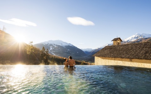 Scopri la Valtellina: esperienze romantiche tra neve e panorami alpini