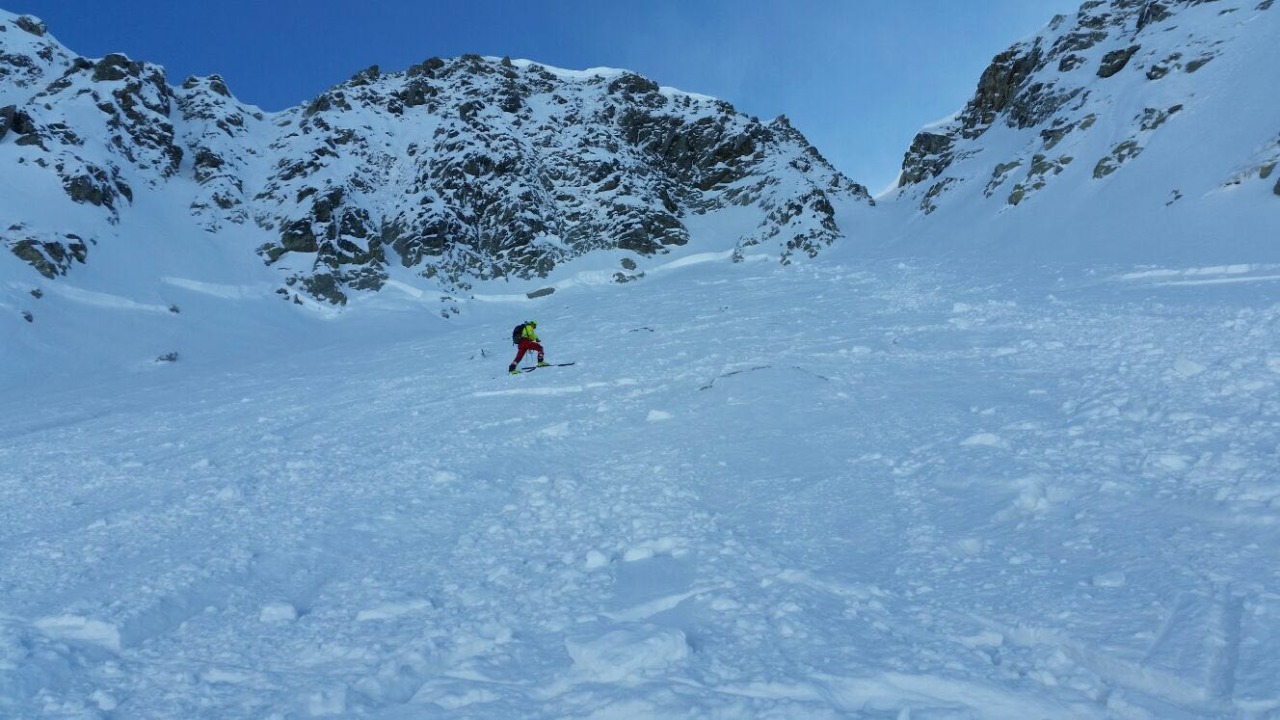 Una valanga colpisce una comitiva a Madesimo, quattro persone disperse