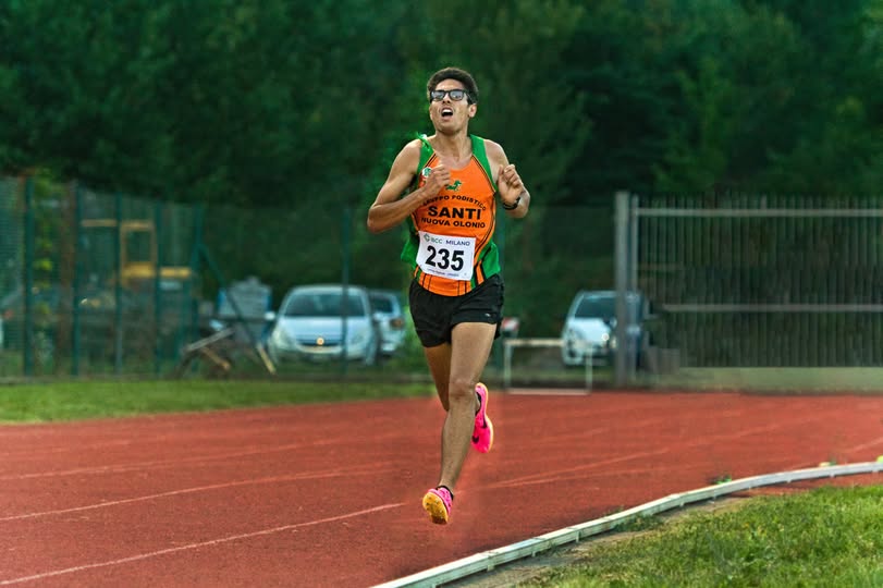 Daniele Molatore conquista i 10.000 metri a Vigevano con un tempo record