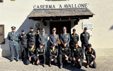 Il Generale Pomponi visita il Soccorso Alpino di Madesimo e la Tenenza di Chiavenna