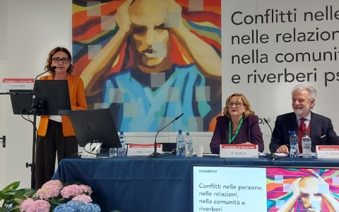 Convegno di psichiatria: focus sui conflitti tra individui e comunità