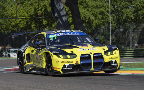 Giuseppe Forenzi debutta con successo in GT3