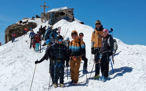 Il Cai raggiunge la vetta del monte Cevedale