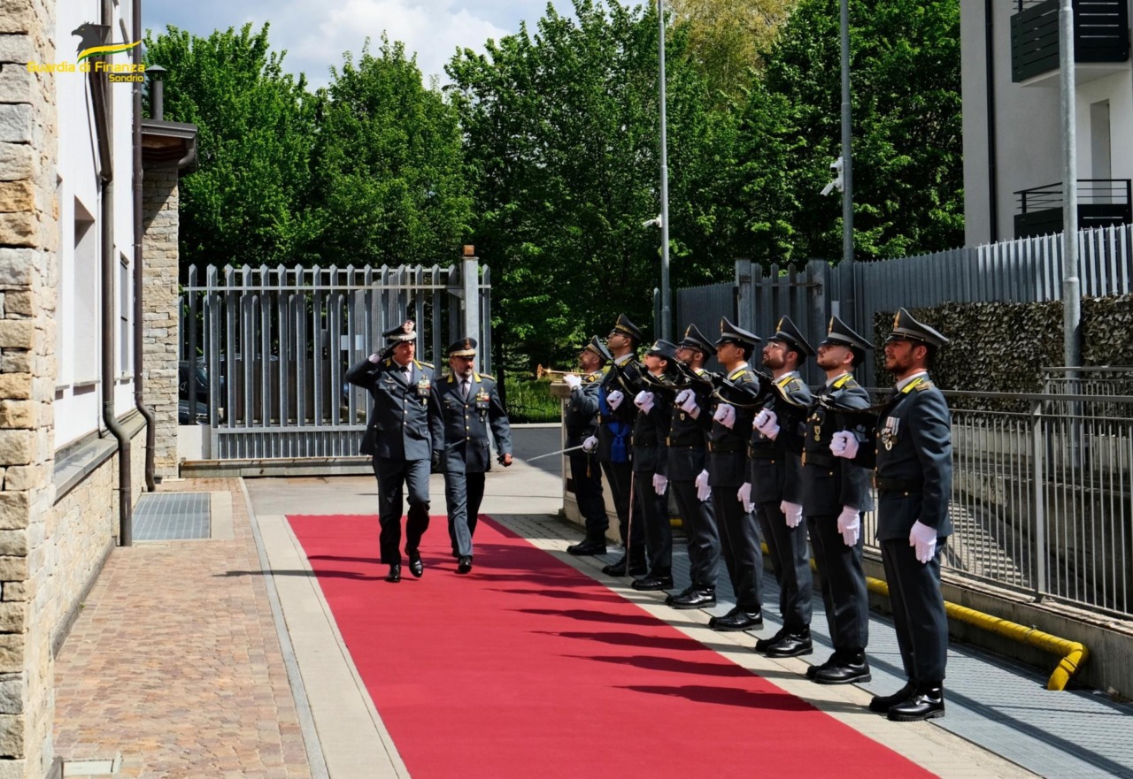Il Comandante Regionale della Guardia di Finanza in visita a Sondrio e Tirano