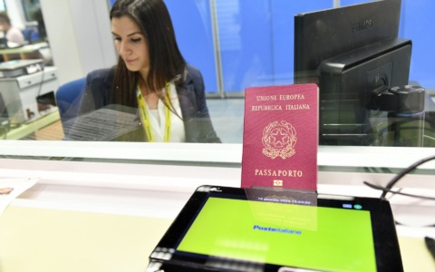 Il rilascio del passaporto ora disponibile anche negli uffici postali