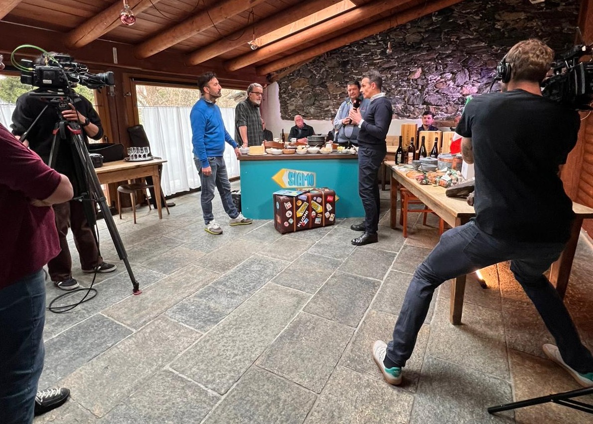 Piuro protagonista su una rete svizzera con “Siamo fuori”