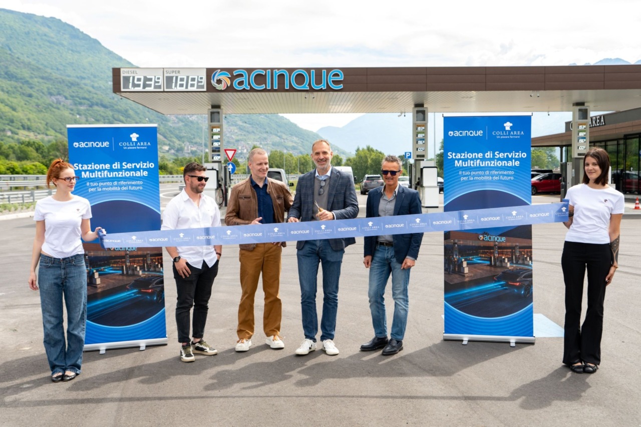 Inaugurata la nuova stazione di rifornimento Acinque sulla tangenziale
