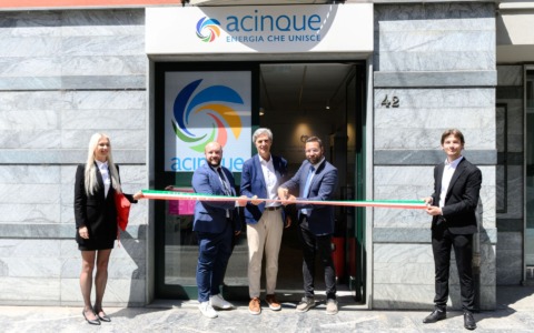 Ristrutturazione dello sportello Acinque a Sondrio