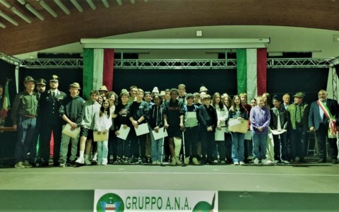 Serata del Gruppo Alpini dedicata a missioni di pace e borsa di studio per giovani