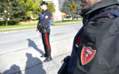 Arrestato un 24enne per possesso di droga in auto
