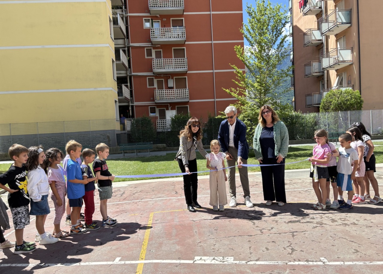 Inaugurato il giardino della Scuola primaria Credaro a Sondrio
