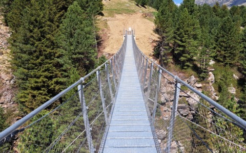 Inaugurato il ponte “Tibetano delle Vacche” in Valfurva