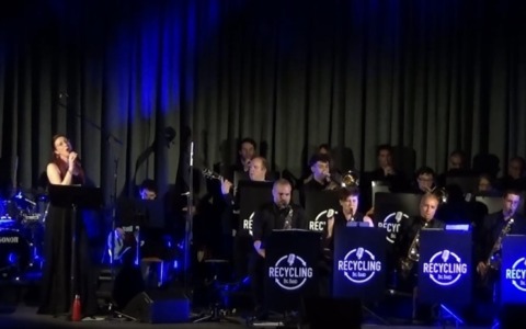 La Recycling Big Band si esibisce alla Società Operaia di Chiavenna