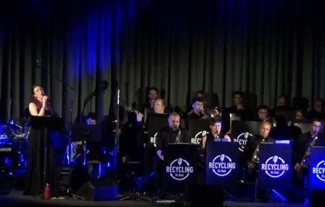 La Recycling Big Band si esibisce alla Società Operaia di Chiavenna
