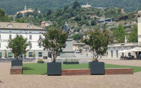 Piazza Garibaldi si rinnova con arredi e verde