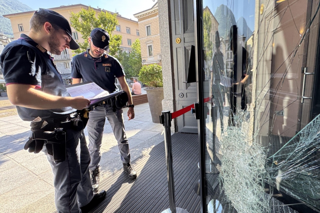 Un cittadino straniero di 49 anni arrestato dopo un episodio di violenza in un locale
