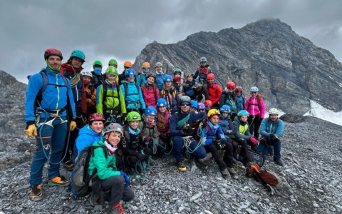 25 studenti raggiungono la vetta della Miniera grazie a un progetto solidale