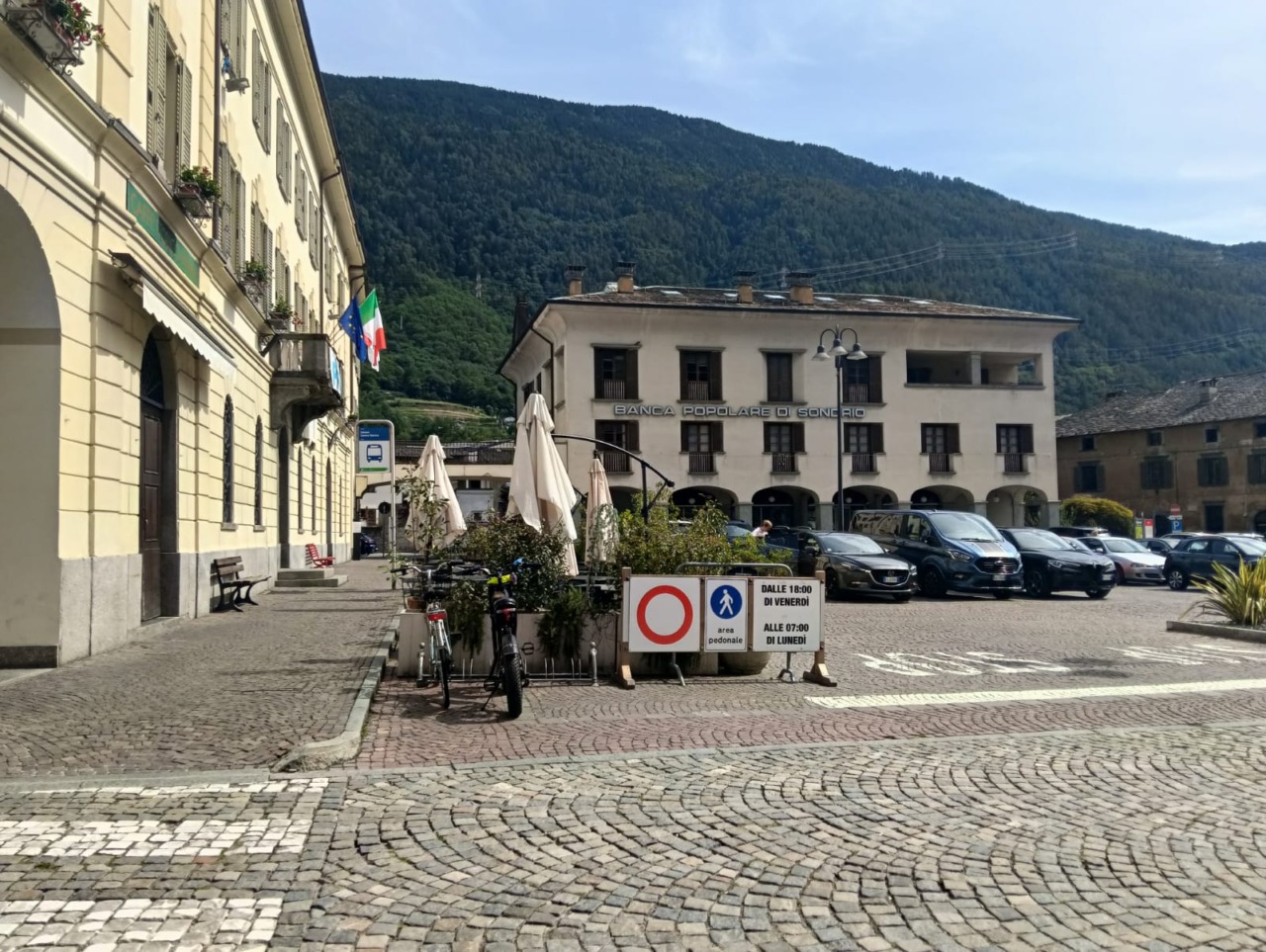 Nuove regole per la sosta a pagamento in piazza Cavour