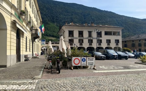 Nuove regole per la sosta a pagamento in piazza Cavour