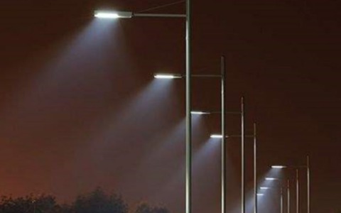 Proseguono i lavori di ammodernamento della pubblica illuminazione a Sondrio