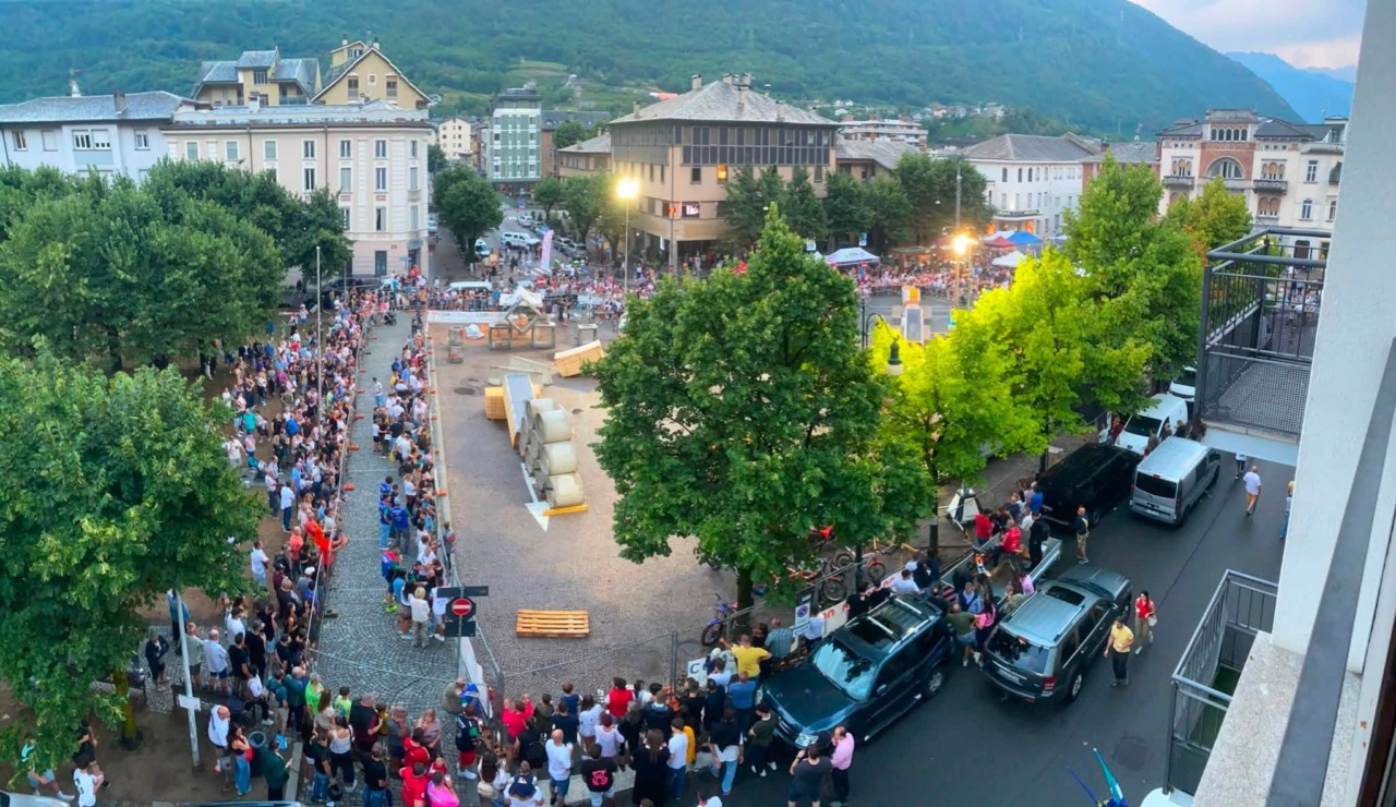 Spettacolo di moto da trial a Tirano